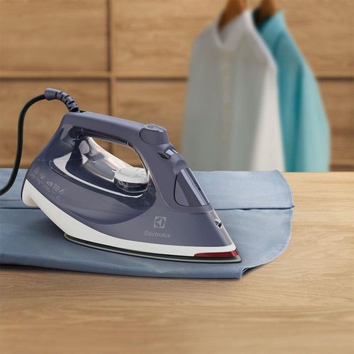 Ferro de Passar a Vapor e a Seco Electrolux Experience Care ESI60 com Spray, Base Cerâmica e Tecnologia PowerVapour – Azul Marinho 220V