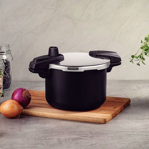 Panela de Pressão Tramontina Arizona em Alumínio, Revestimento Starflon Max 4,5L – Preto + Faqueiro 12 Peças Leme com Lâminas em Aço Inox – Azul