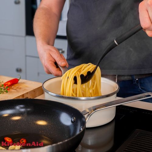 Pegador Colher para Massa Macarrão Multiuso Preto KitchenAid